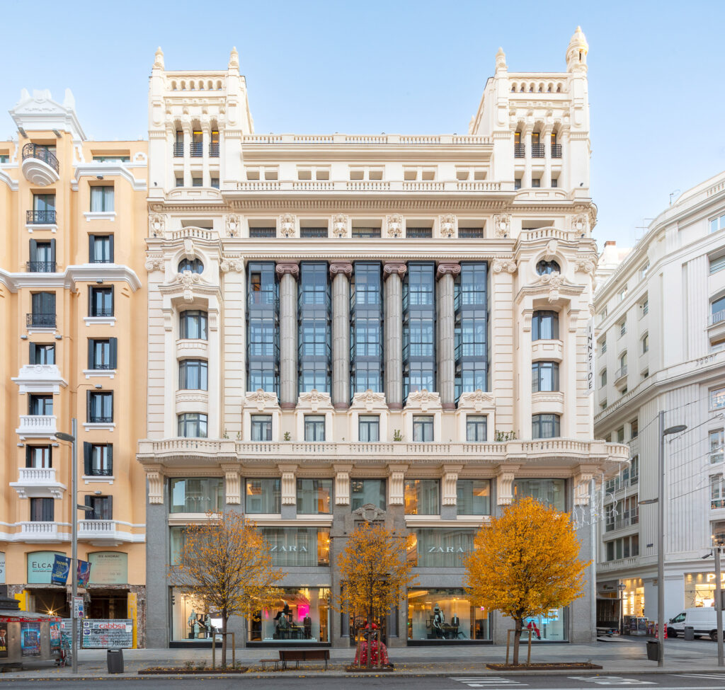 Fachada principal. Fotografía de la fachada principal.