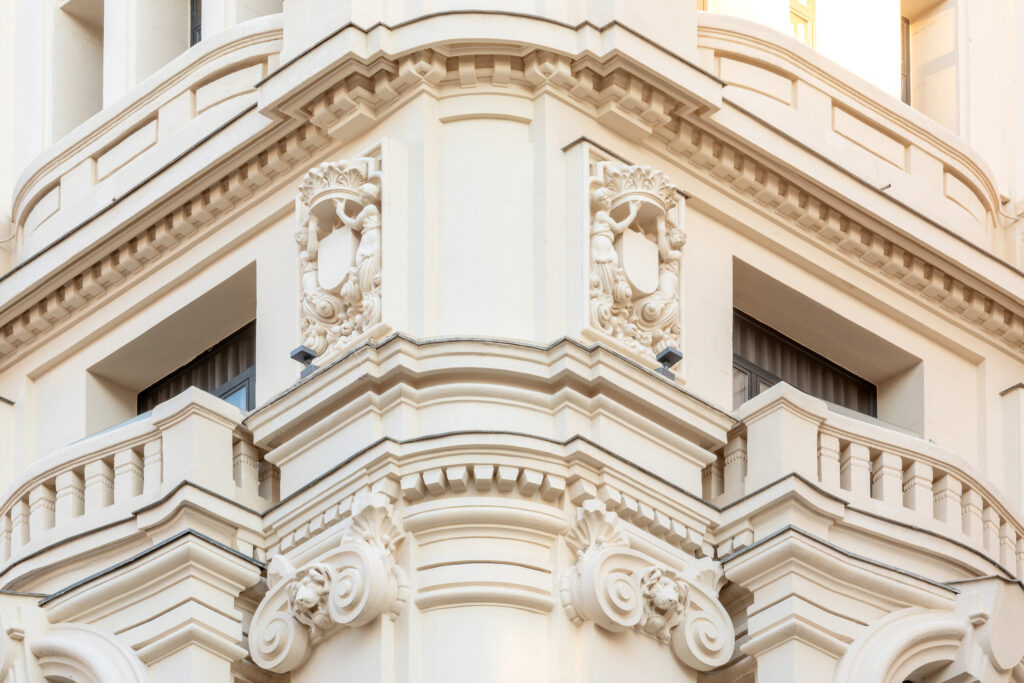 Detalle de las ventanas del ático. Fotografía de detalle de las ventanas del ático.