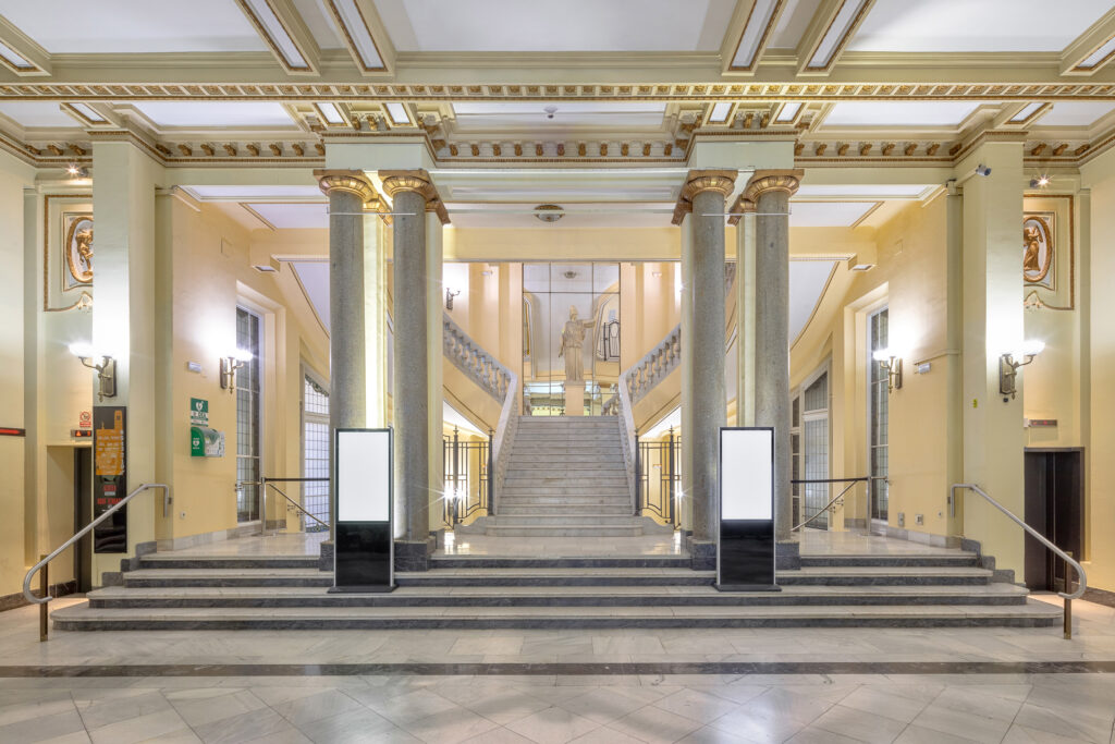 Arranque de la escalera imperial de doble tiro. Fotografía del arranque de la escalera imperial de doble tiro.