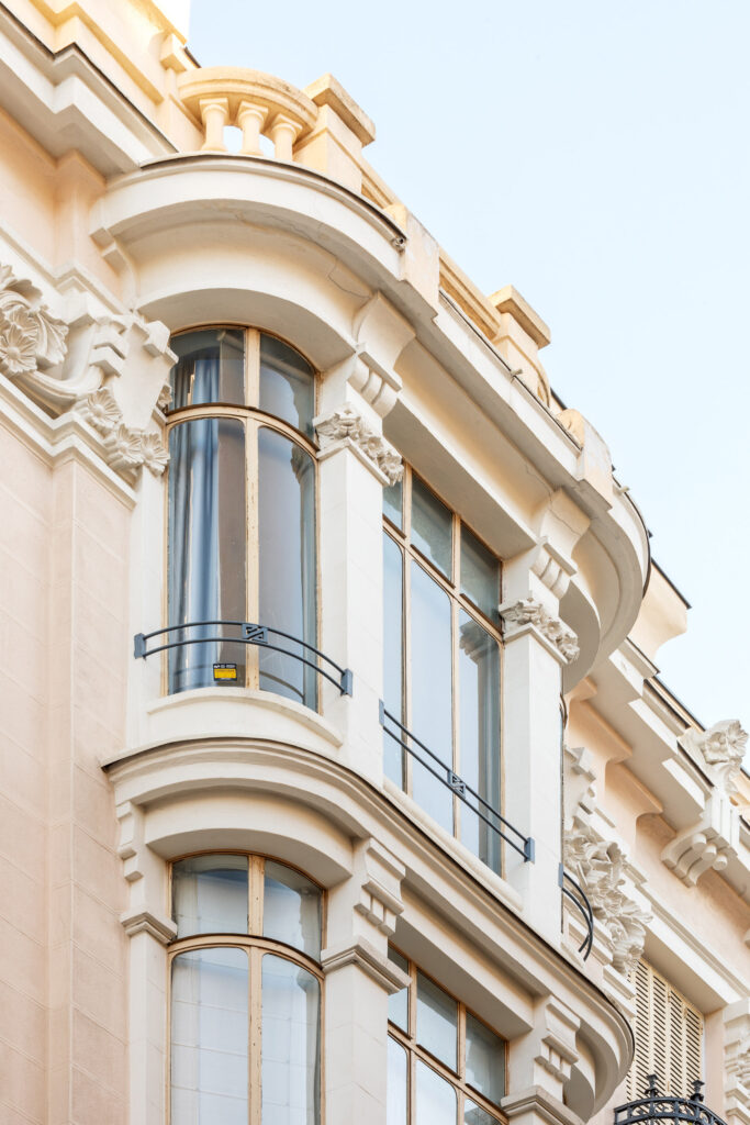 Ventanales laterales superiores. Fotografía de los ventanales laterales superiores.