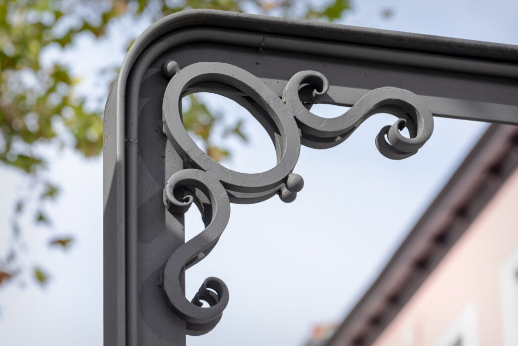 Estructuras metálicas características de las bocas de Metro. Fotografía de las estructuras metálicas características de las bocas de Metro.