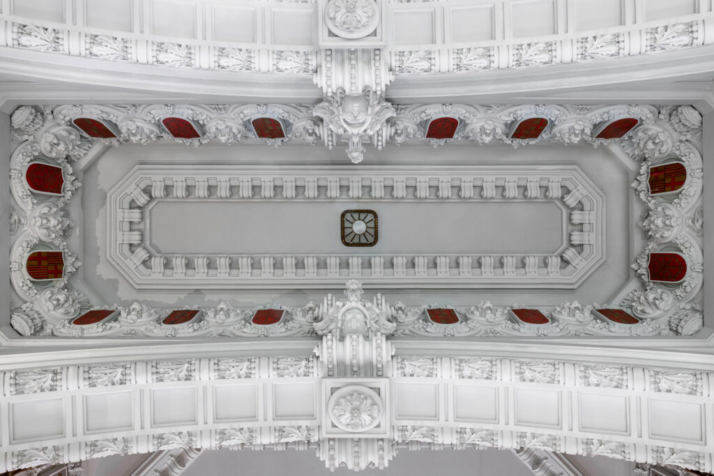 Una de las cubiertas interiores. Fotografía de una de las cubiertas interiores.