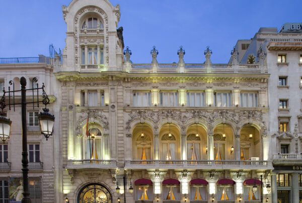 Fotografía de la fachada del Real Casino de Madrid