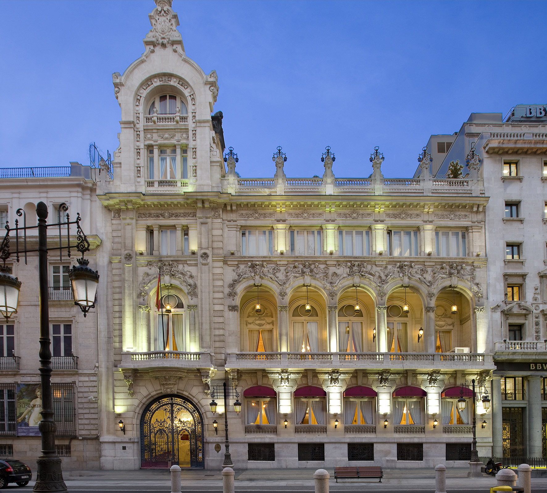 Fotografía de la fachada del Real Casino de Madrid